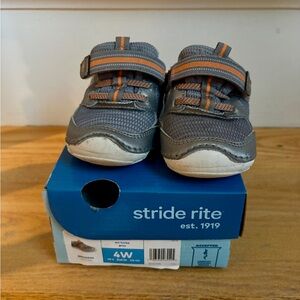 Stride Rite Turbo Velcro Sneakers 4W